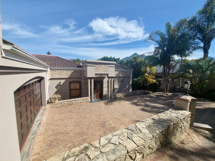 4 Bedroom Property for Sale in Panorama Western Cape